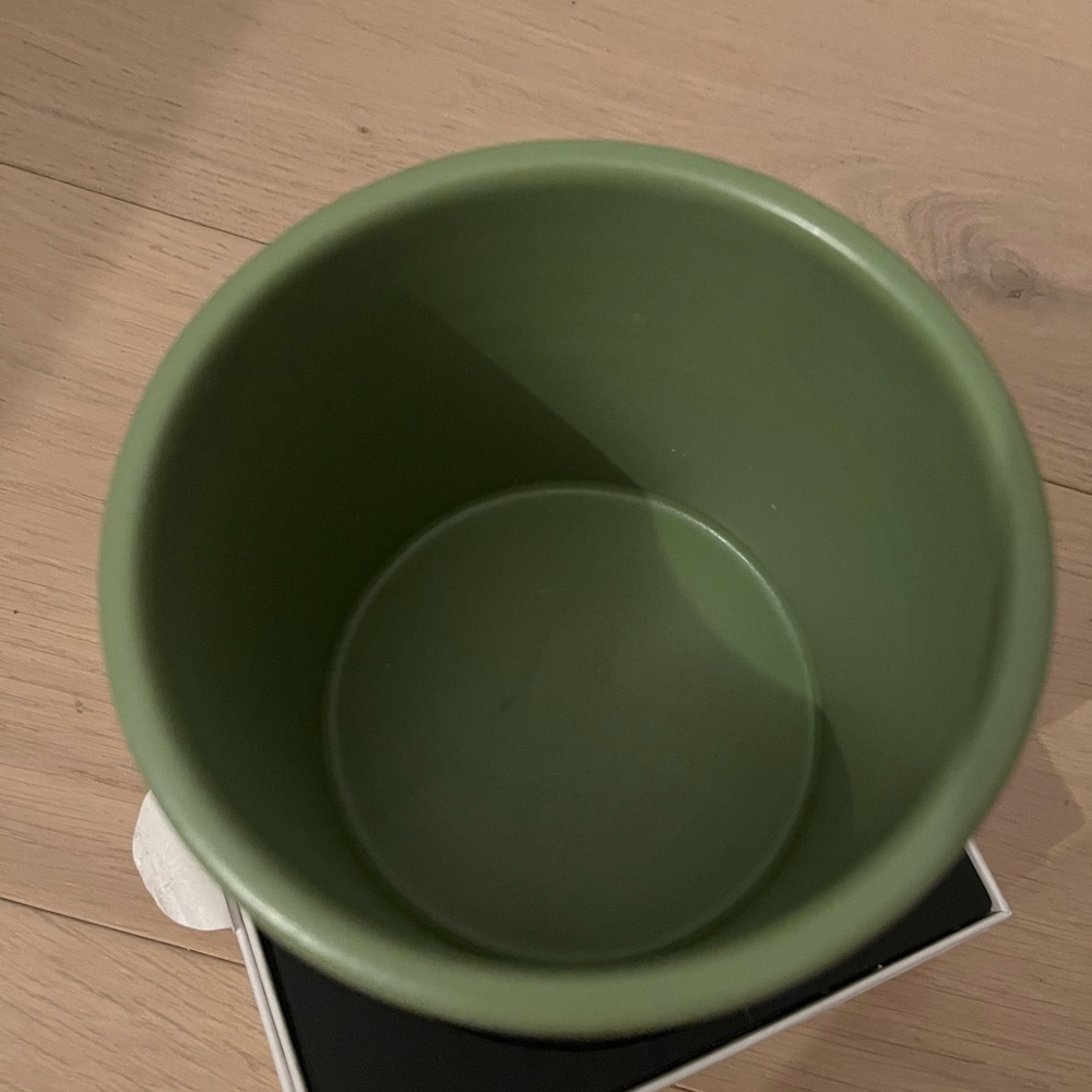 Loewe Candle Jar (Luscious Pea) - Picture 3 of 3